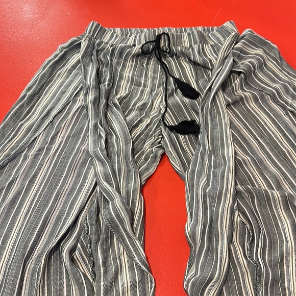 ✨Rayon open sides vacation pants✨ - Picture 4 of 5